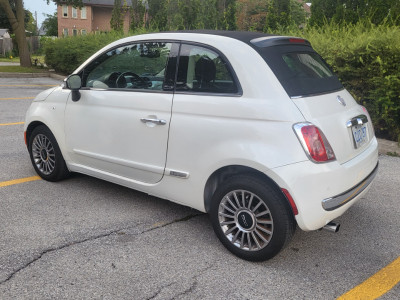 2012 Fiat 500c Lounge Convertible – Auto!  Low KM’s!  Safety!