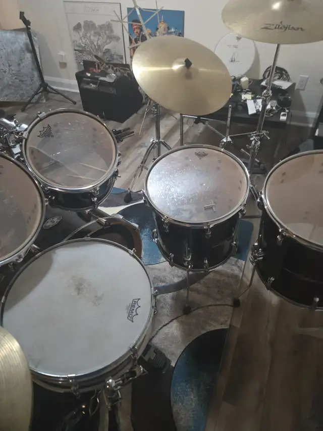 Pearl drum set for sale--- lots of extra parts in Drums & Percussion in Kawartha Lakes - Image 4
