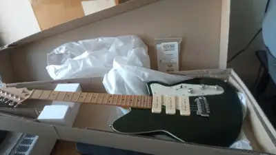 New Reverend JETSTREAM 390 Electric Guitar With 3 P90, View more