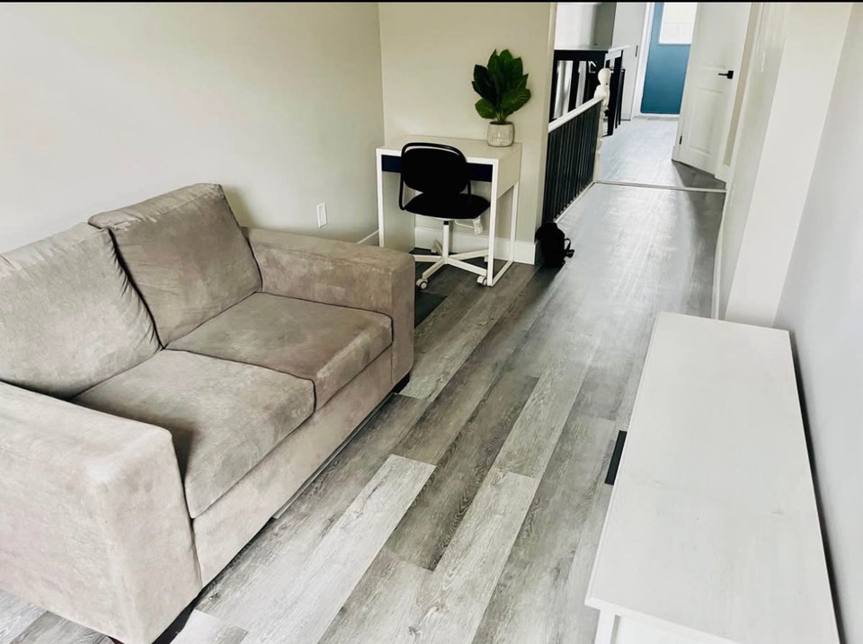 upper level of a duplex 4