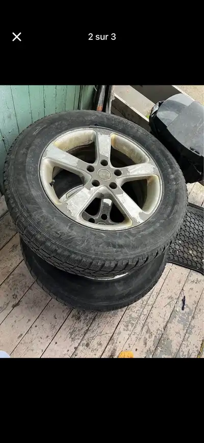 4 pneus d’hiver 235/65R17 en bonne état avec mag RTX un peu décapé
