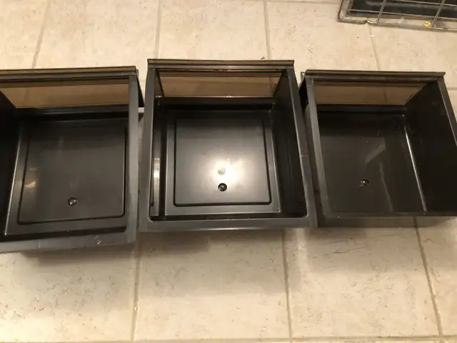 Frigidaire 1980-1990 Drawers/Tiroirs Frigidaire années 1980-1990 in Refrigerators in City of Montréal - Image 6