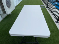 Location tables pliantes 8$ /  Folding table for rent $8