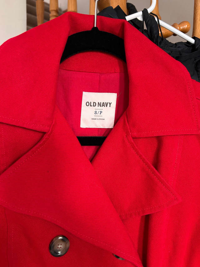 Red Old Navy Double Breasted Jacket Small dans Femmes - Hauts et vêtements d'extérieur  à Ville de Montréal - Image 2
