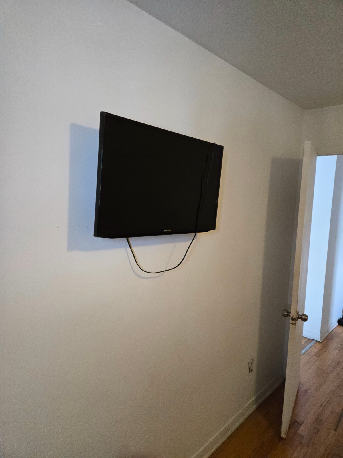 Grand 4 1/2 meublé à 1550$ à Longueuil — photo 1