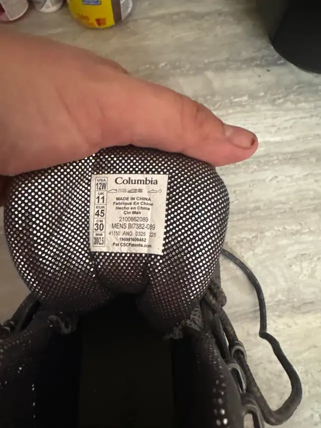 Columbia Waterproof Hiking Boots in Men's Shoes in City of Toronto - Image 4
