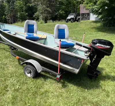 12 ft Lund aluminum. Newer seats. Storage compartment. Comes with safety gear. ie; paddles, anchor,...
