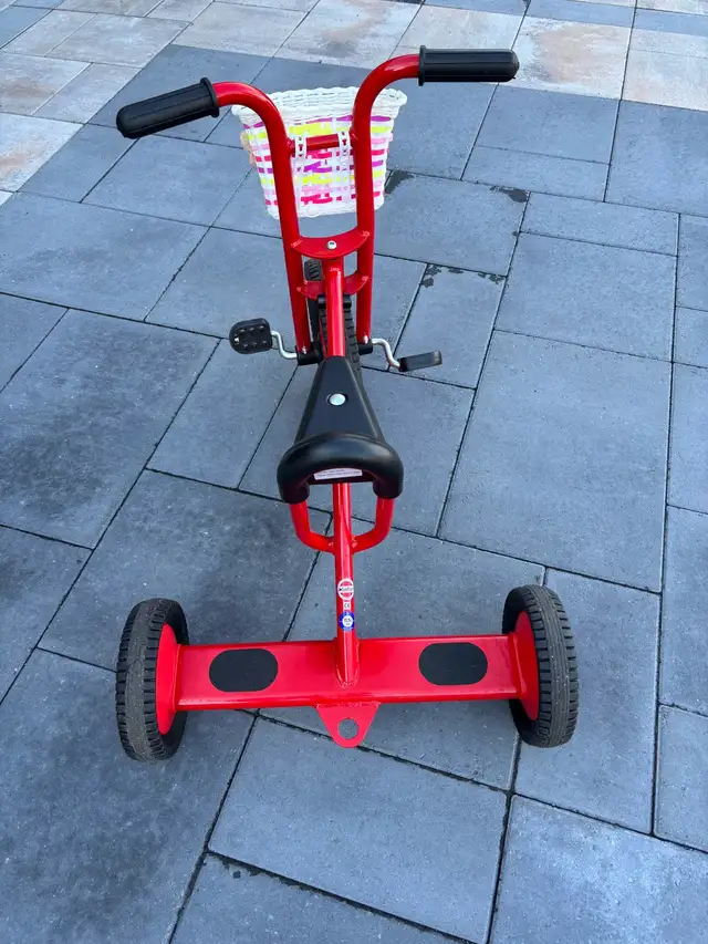 Winther Viking Trike Large in Kids in Ottawa - Image 5