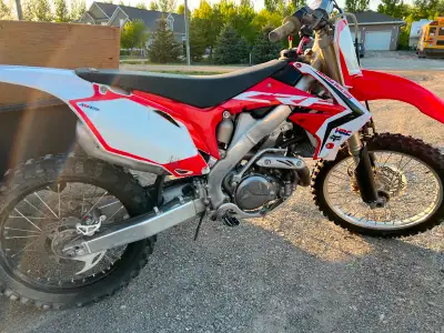2009 Honda racebike for sale runs excellent. Well maintained, good tread on tires, comes with race s...