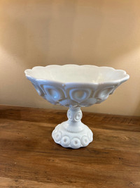Bol à pied vintage Smith milk glass moon and Star compote footed