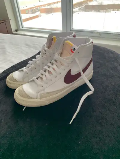 Nike Blazer Mid 77 Vintage Sneakers in White/Red, View more