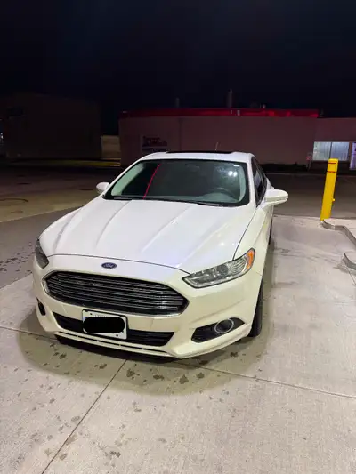 Selling my 2013 Ford Fusion SE Sedan. The car is exceptionally clean, well maintained, and has no ac...