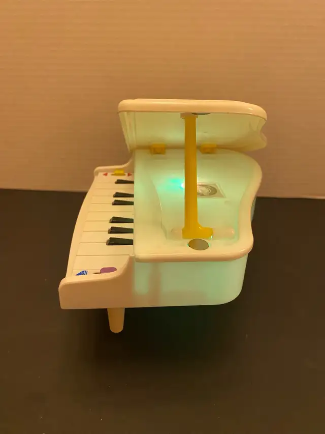 Kids Miniature Light Up Toy Grand Piano Music Box in Toys & Games in City of Toronto - Image 3