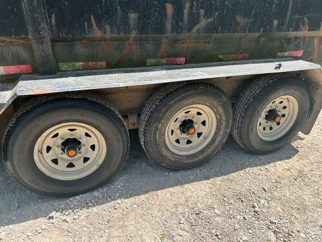 2016 dump trailer 16' x 7' in Cargo & Utility Trailers in Hamilton - Image 8