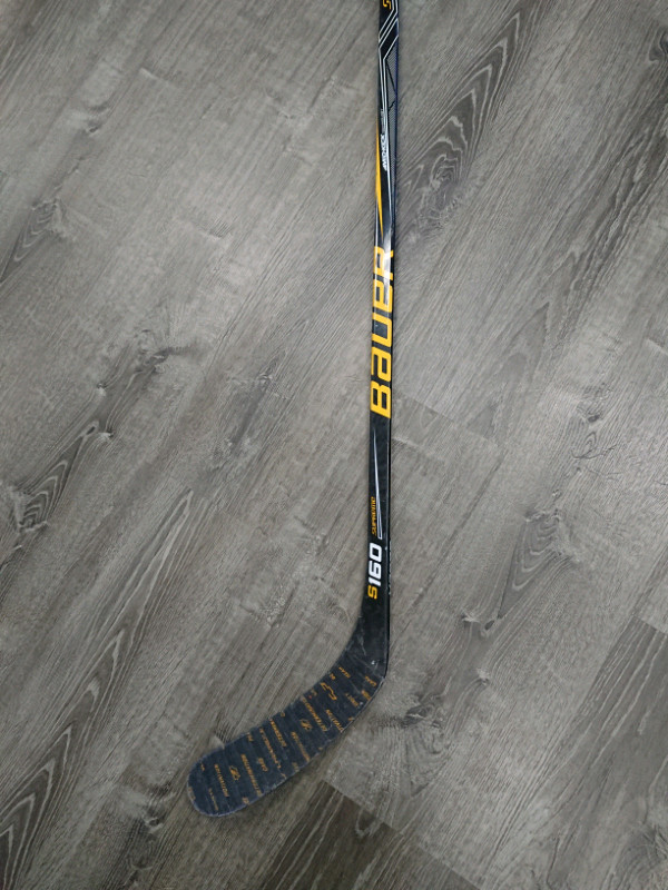 Bauer Supreme S160 Hockey Stick in Hockey in London