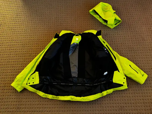 Men’s Desente Ski Jacket Size Medium in Ski in Calgary - Image 4
