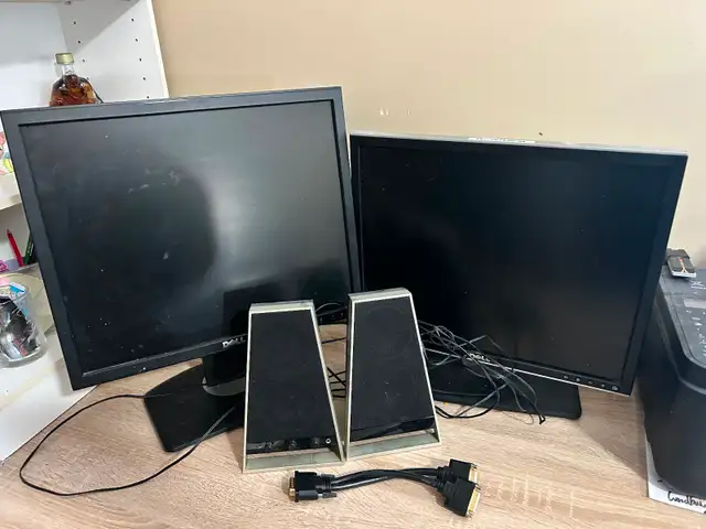 Computer monitors415732970249922560