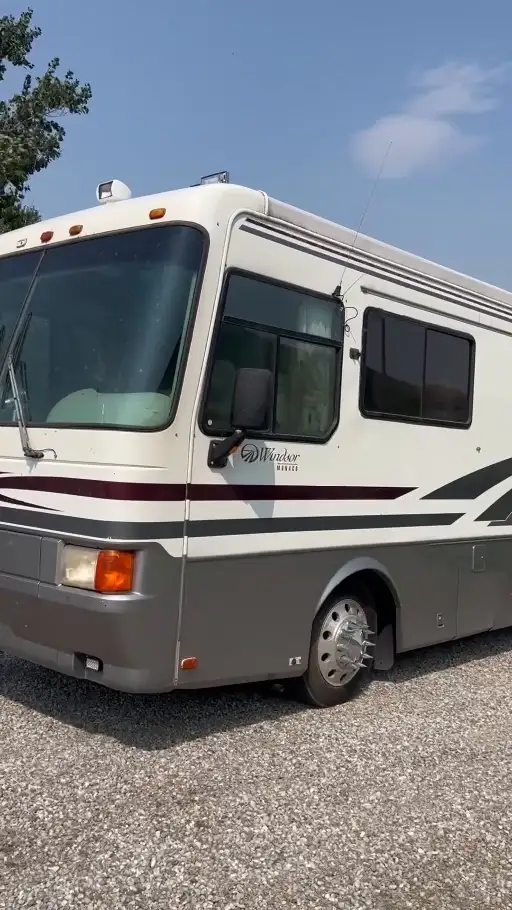 1998 Monaco Diplomat 38’ Diesel Class A Motorhome in RVs & Motorhomes in Lethbridge - Image 8