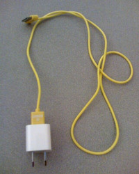 $5 APPLE Cellular Phone Charger (used: very good)