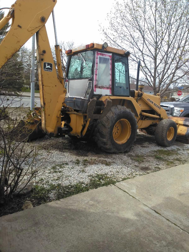 john deere 410 C in Heavy Equipment in Leamington - Image 2