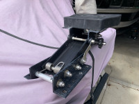 Outboard motor bracket