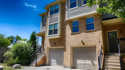 Furnished 4 Bedroom Townhome for Students Downtown London