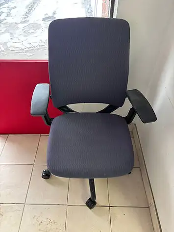 Steelcase Amia Chair Experience exceptional ergonomic performance with the Steelcase Amia Chair, one...