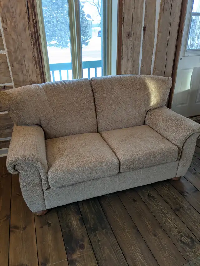 CAUSEUSE JAYMAR EXCELLENTE CONDITION / RECOUVREMENT NEUF63735877632641121