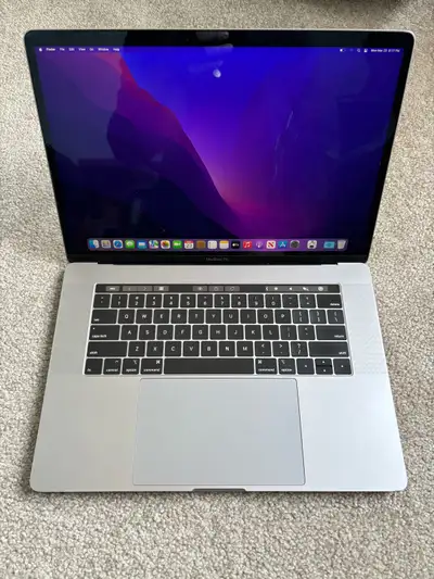MacBook Pro 2018 15” - i7 - 16GB - 256GB, View more