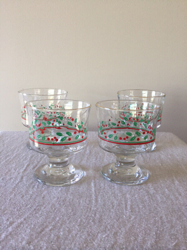 CHRISTMAS THEMED FOOTED DESSERT BOWLS VINTAGE in Arts & Collectibles in Edmonton