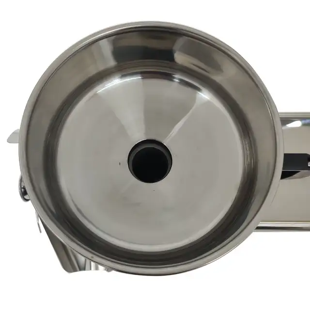 Electric Tomato Press & Strainer Machine 032467 in Other in City of Toronto - Image 9