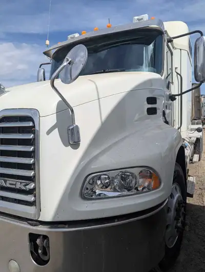 FRESH CVIP DONE!!!!!! I am selling a heavy spec automatic truck. Lots of work done recently included...