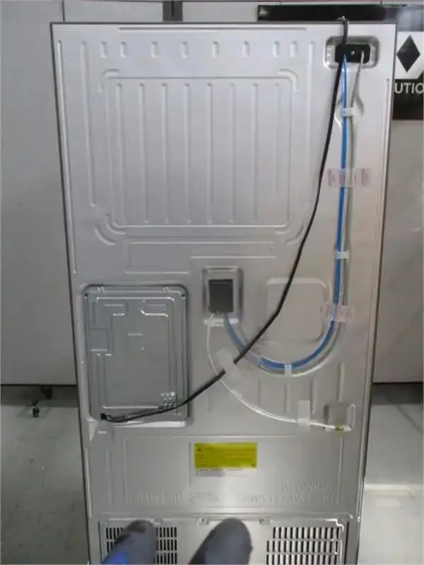 Samsung 4-Door French Door Refrigerator 35.8 in. 22.6 cu. ft. in Refrigerators in Mississauga / Peel Region - Image 4