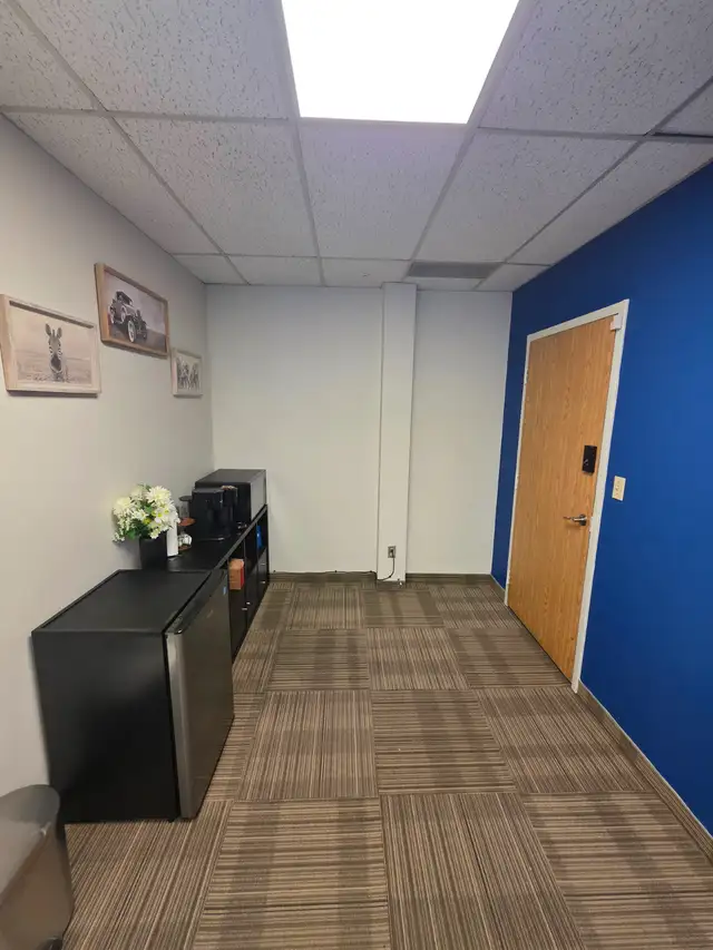 OFFICE RENT - Professional Office for RENT in Commercial & Office Space for Rent in Oakville / Halton Region - Image 4