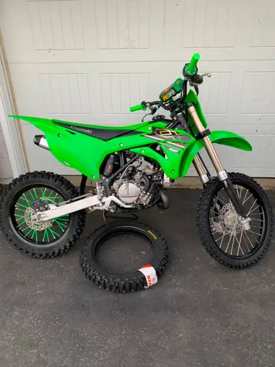 Very good condition, comes with new rear tire Bike is located in Grande Cache but can meet to comple...
