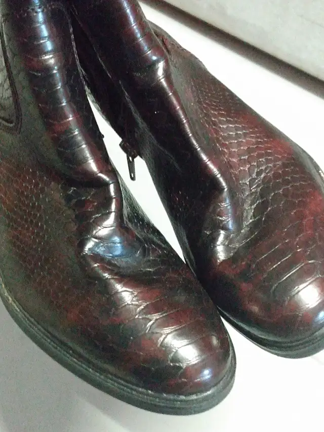 Boot for sell BRAND NEW , Guitars, piano very good prices in Women's - Shoes in City of Montréal - Image 3