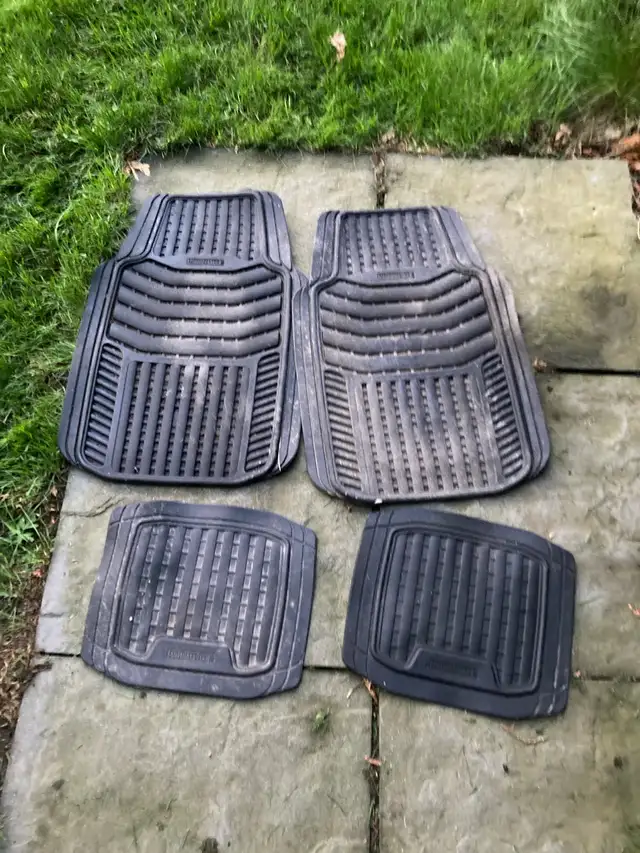 tapis d'auto en caoutchouc/ rubber car mats in Other Parts & Accessories in Longueuil / South Shore - Image 2