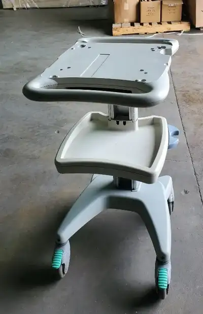 Rolling Computer - Equipment Cart This cart is well made and mostly metal construction. Top piece an...