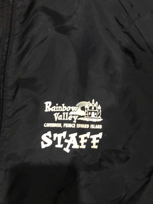 Vintage rainbow valley staff jacket in Arts & Collectibles in Summerside - Image 2