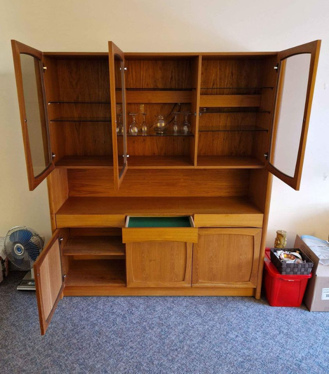 TEAK VINTAGE MID CENTURY MODERN HUTCH DRESSER SIDEBOARD