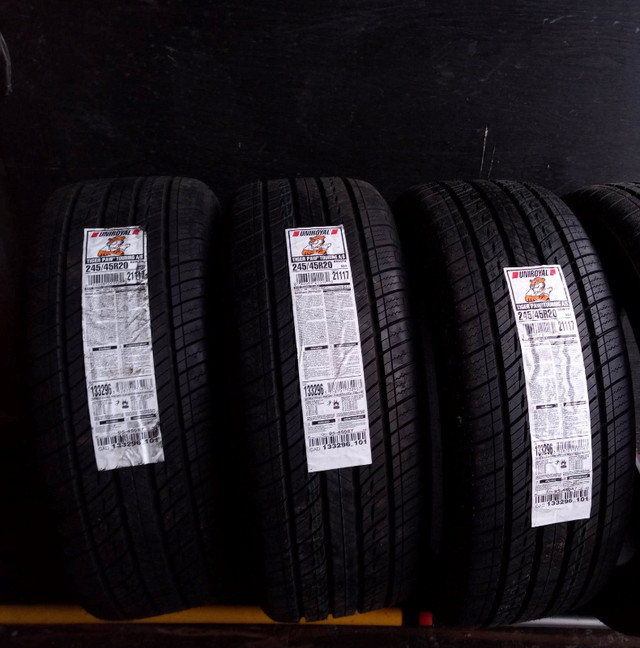 #21117 3 pneus d'été UNIROYAL TIGER PAW TOURING A/S 245/45R20 dans Autres pièces et accessoires  à Longueuil/Rive Sud