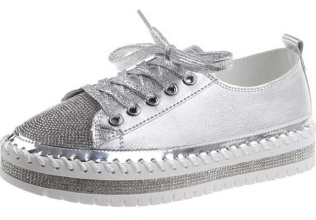 Sz 250(8.5) Leather Rhinestone Lace-up Platform Slip-on Sneakers in Women's - Shoes in Mississauga / Peel Region - Image 2