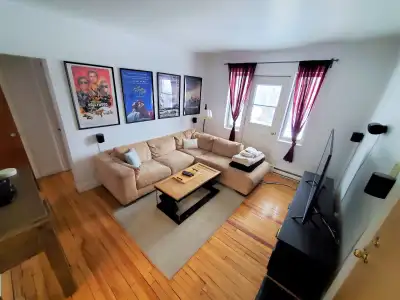 Large spacious bright 3 1/2 (1-bedroom) and 4 1/2 (2-bedroom) apartments in Sainte-Anne ------------...