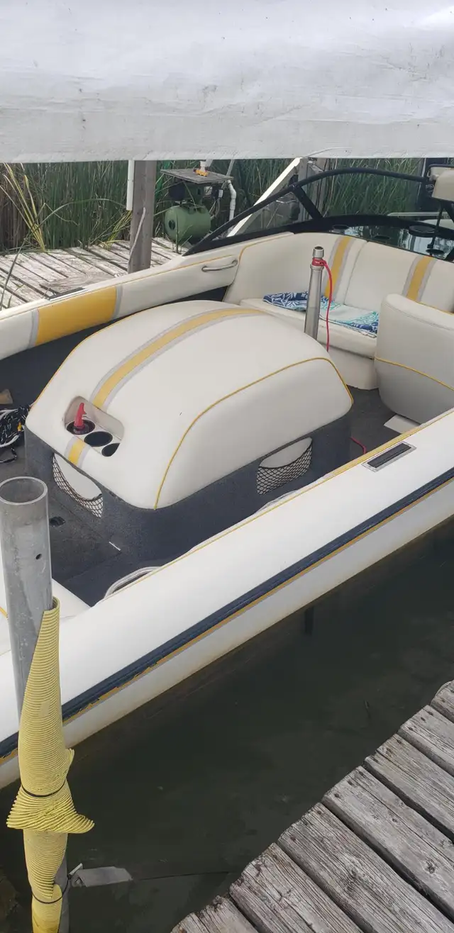 2001 Malibu Sportster LX Water Ski Boat in Powerboats & Motorboats in St. Catharines - Image 3