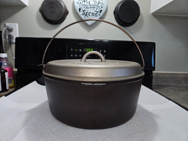 RARE  SMART'S CAST IRON  #10  DUTCH OVEN with TRIVET in Arts & Collectibles in Belleville