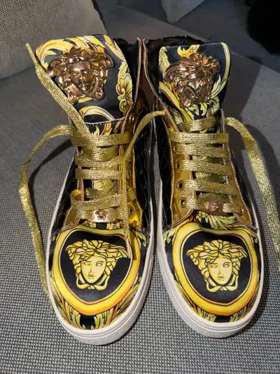 chaussures, View more