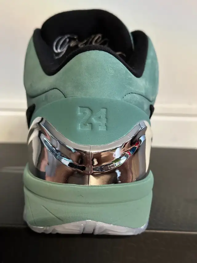 DS Nike Kobe 4 IV Protro Girl Dad Suede Bicoastal Size 10+10.5 in Men's Shoes in City of Toronto - Image 6