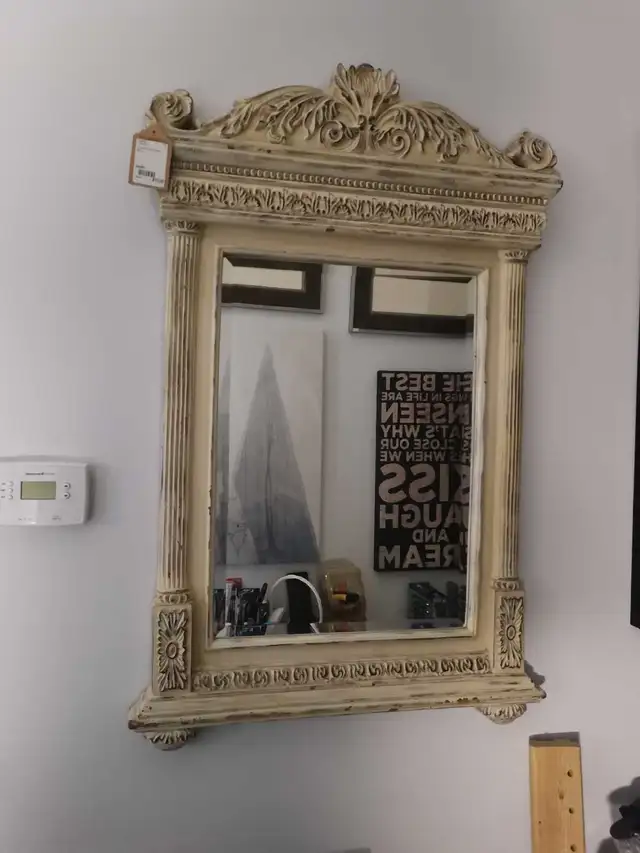 Ornate Rustic Cream Mirror in Home Décor & Accents in Lethbridge - Image 2