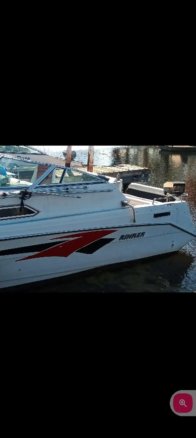 1993 Rinker Fiesta 26' in Powerboats & Motorboats in Markham / York Region - Image 5