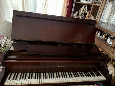 Ludwig & Co. grand piano, View more